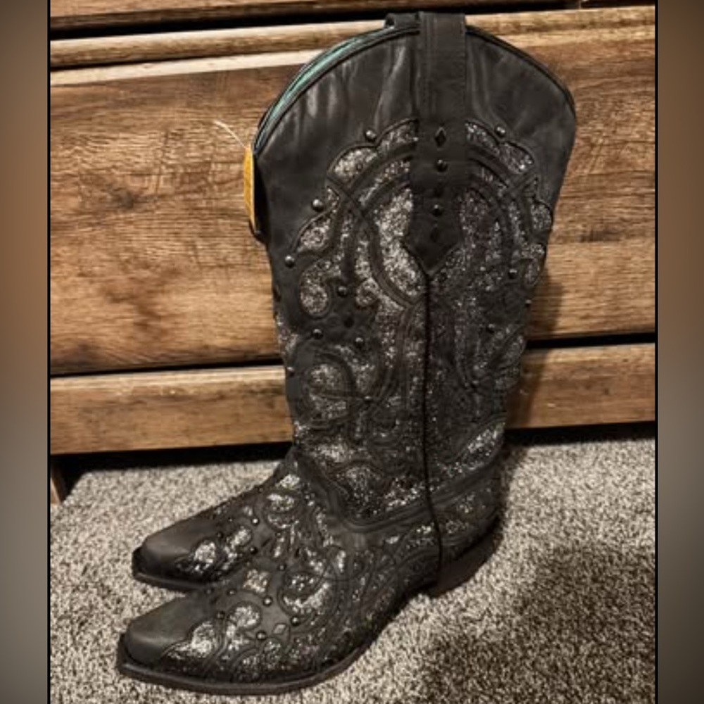 Corral boots